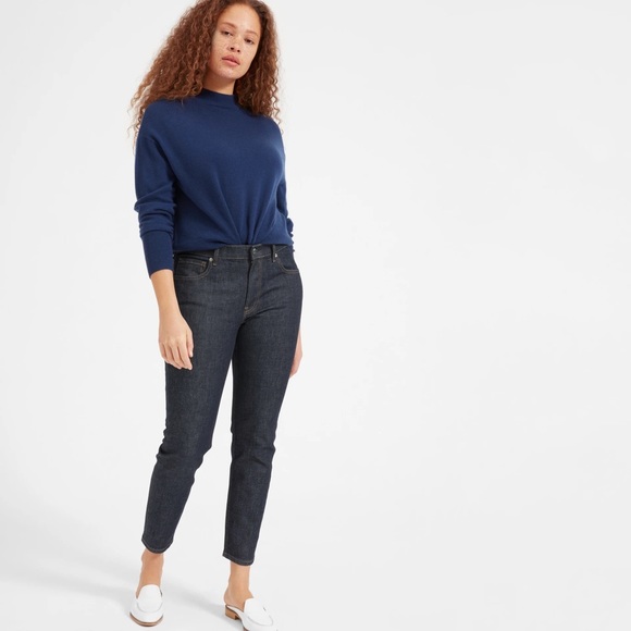 NWT Everlane The Mid-Rise Skinny Jean in Dark Indigo
Size 28